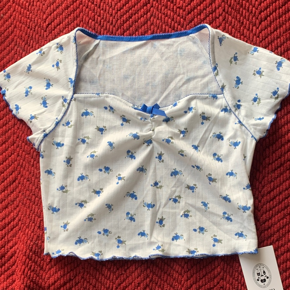 Cider White and Blue Floral Top